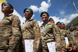 Казахстанские военнослужащие покорили Эльбрус