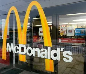 McDonald`s судится в России с бывшим партнером