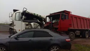 Лобовое столкновение большегрузов: есть пострадавшие