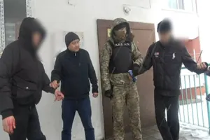 ШҚО-да тыйым салынған заттарды буып-түюмен айналысқандар ұсталды