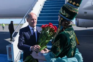 Канцлер Германии прибыл с официальным визитом в Казахстан