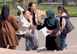 Алматыда әйелдерге шабуыл жасаған шетелдік жасөспірімдерді Қазақстаннан депортациялайды