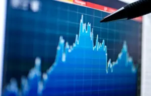 Цены на нефть снижаются на решении ОПЕК сохранить уровень добычи