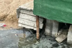 Ақтау тұрғындары Каспийге белгісіз сұйықтықтың төгілуіне шағымданды