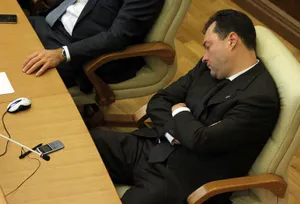 В Кыргызстане уволили прокурора за сон во время заседания