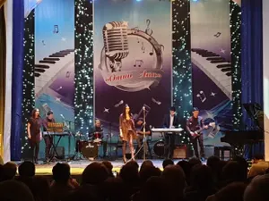 Песнями Батырхана Шукенова открыли Год молодежи артисты Павлодара