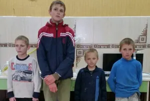 В знак протеста житель Актау не пускает своих детей в школу