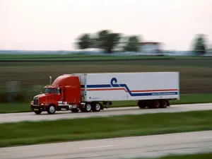 Интернет-мошенники в Казахстане нашли новый вид обмана дальнобойщиков