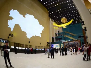 Члены комиссии по земельной реформе высказывают свои мнения