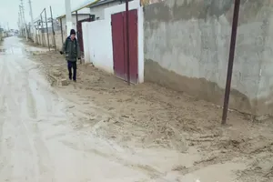 Маңғыстауда ауыл тұрғындары балшыққа батып жатыр