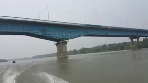 Найдено тело девушки, прыгнувшей с моста в Иртыш