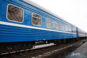 Утебаев попросил заменить старые пассажирские поезда на новые