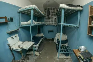 Атыраудағы арнайы қабылдау бөлімінде қамаудағы адамның денесі табылды