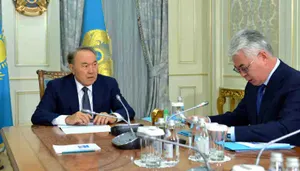 Назарбаев встретился с министром оборонной и аэрокосмической промышленности
