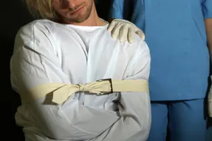 Психикалық ауруы бар қылмыскерлердің қазақстандықтарға қауіп төндіретінін сенатор мәлімдеді