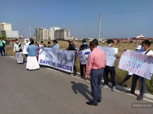 Митинг беженцев из Афганистана прошел перед зданием ООН в Бишкеке