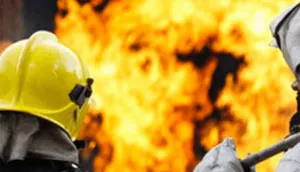 При пожаре в офисном здании Алматы пострадали два человека