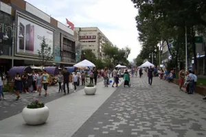 До ноября продлится капремонт пешеходной зоны проспекта Жибек Жолы в Алматы