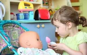 Чем развлечь малыша, когда родители заняты?