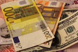 Курс национальной валюты упал в начале месяца