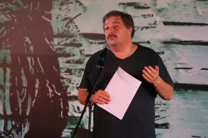 Писатель Дмитрий Быков пришел в сознание