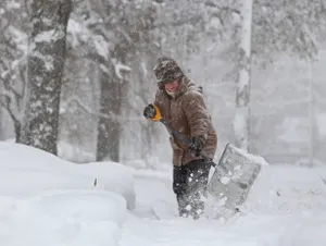 Сильный ветер, метель и туман обещают в ряде областей РК