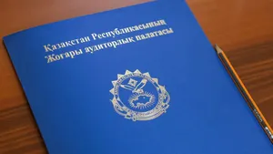 Досрочно прекращены полномочия члена ВАП Михаила Бортника