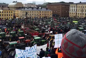 Финские фермеры провели «тракторный марш» в Хельсинки