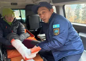 Алматы тауларында құтқарушылар шетелдік туристті Пионер шыңынан эвакуациялады