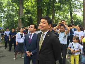 Байбек снизил цены на аттракционы в Центральном парке Алматы