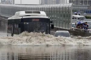 В Восточном Китае 11 000 человек пострадали от наводнений