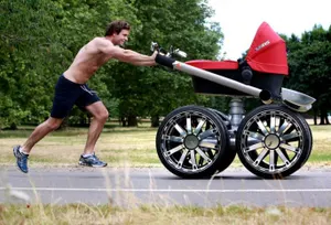 Европейцы изобрели коляску-внедорожник