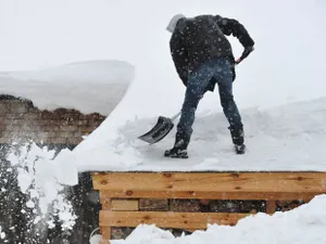 На одном из рынков Алматы рухнула крыша