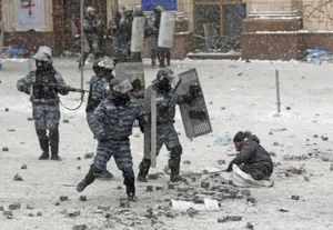 Правозащитники сообщили о десятках задержанных в Киеве