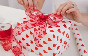 Что дарят друг другу казахстанцы на День влюбленных