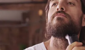 Врач рассказал о вреде усов и бороды зимой