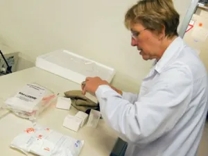 В Либерии испытывают на людях вакцины от Эболы