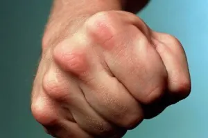 Массовое избиение парня в «Ожете» расследует полиция Алматы