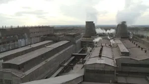 Пострадавшего рабочего Павлодарского алюминиевого завода могут перевести в Астану