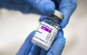 Евросоюз намерен блокировать экспорт AstraZeneca в Великобританию