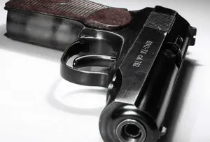 Школьники помогли задержать угрожавшего им пистолетом мужчину в Нур-Султане