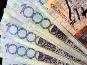 Нацбанк: обменный курс тенге к доллару США укрепился