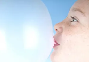 Вредно ли жевать жвачку