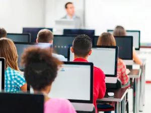 Сотрудники организации тестирования «помогали» сдавать ЕНТ