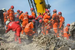 Спасательные работы завершены в Измире