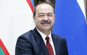 Токаев вручил орден премьер-министру Узбекистана