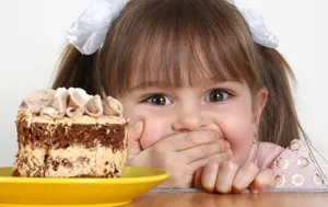 Сладкоежкам придется непросто: цены на сладости растут