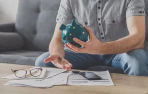 Шығындардың өсуі қазақстандықтарды азық-түлік, киім және көлік шығындарын үнемдеуге мәжбүрлейді