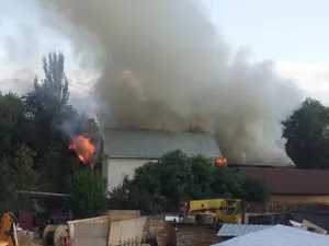 Новый крупный пожар в Алматы. ФотоЭксклюзив