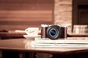 В Алматы презентовали сверхбыструю камеру Samsung NX 300Эксклюзив